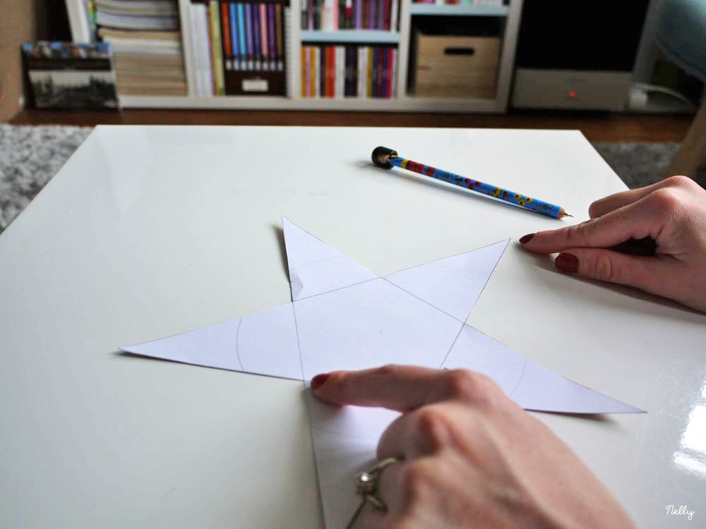 DIY de Noël : une étoile en papier plié