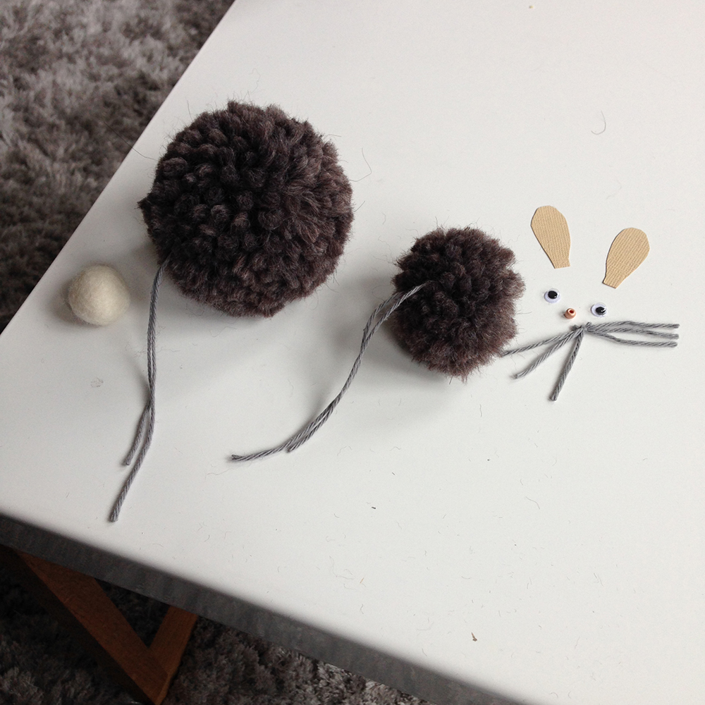 DIY : un lapin pompon pour Pâques