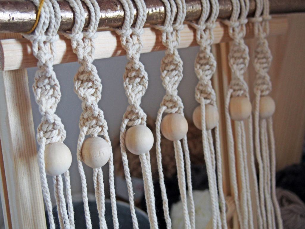 Le Macramé aux perles / Macramé (ou l'art de créer avec des noeuds)