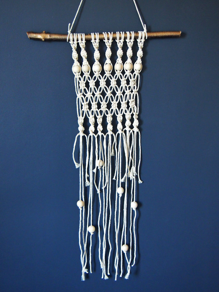 Le Macramé aux perles / Macramé (ou l'art de créer avec des noeuds)