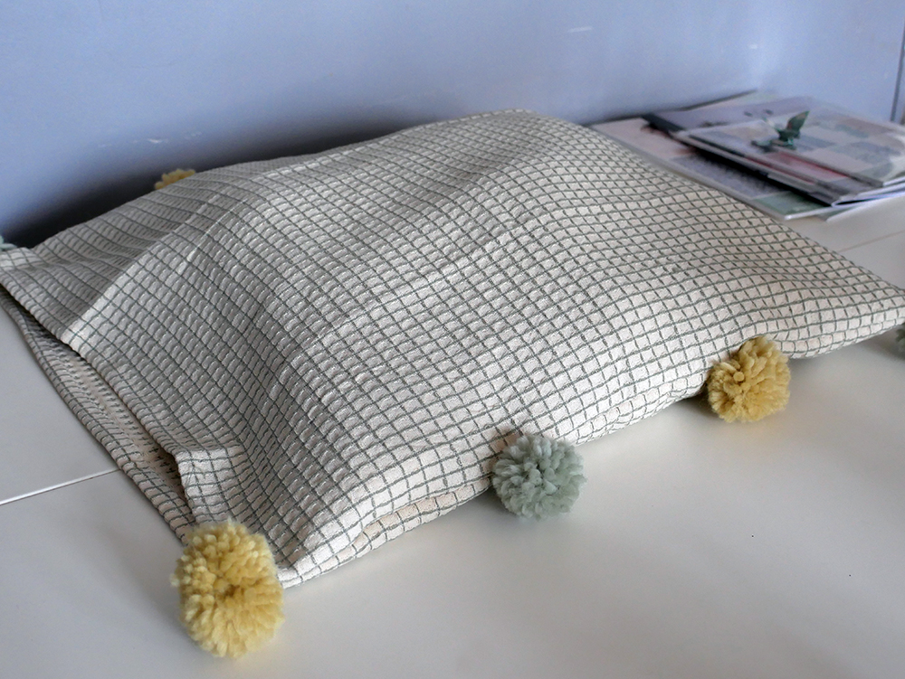 Un coussin DIY pour la chaise Sostrene Grene