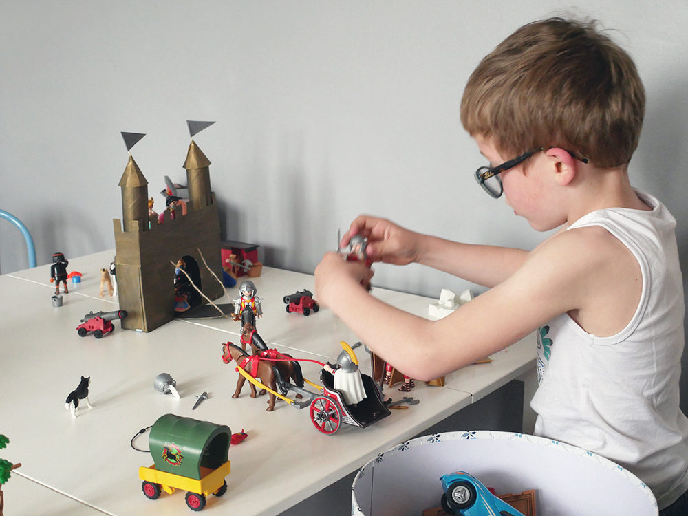 DIY : un château-fort en carton pour les enfants