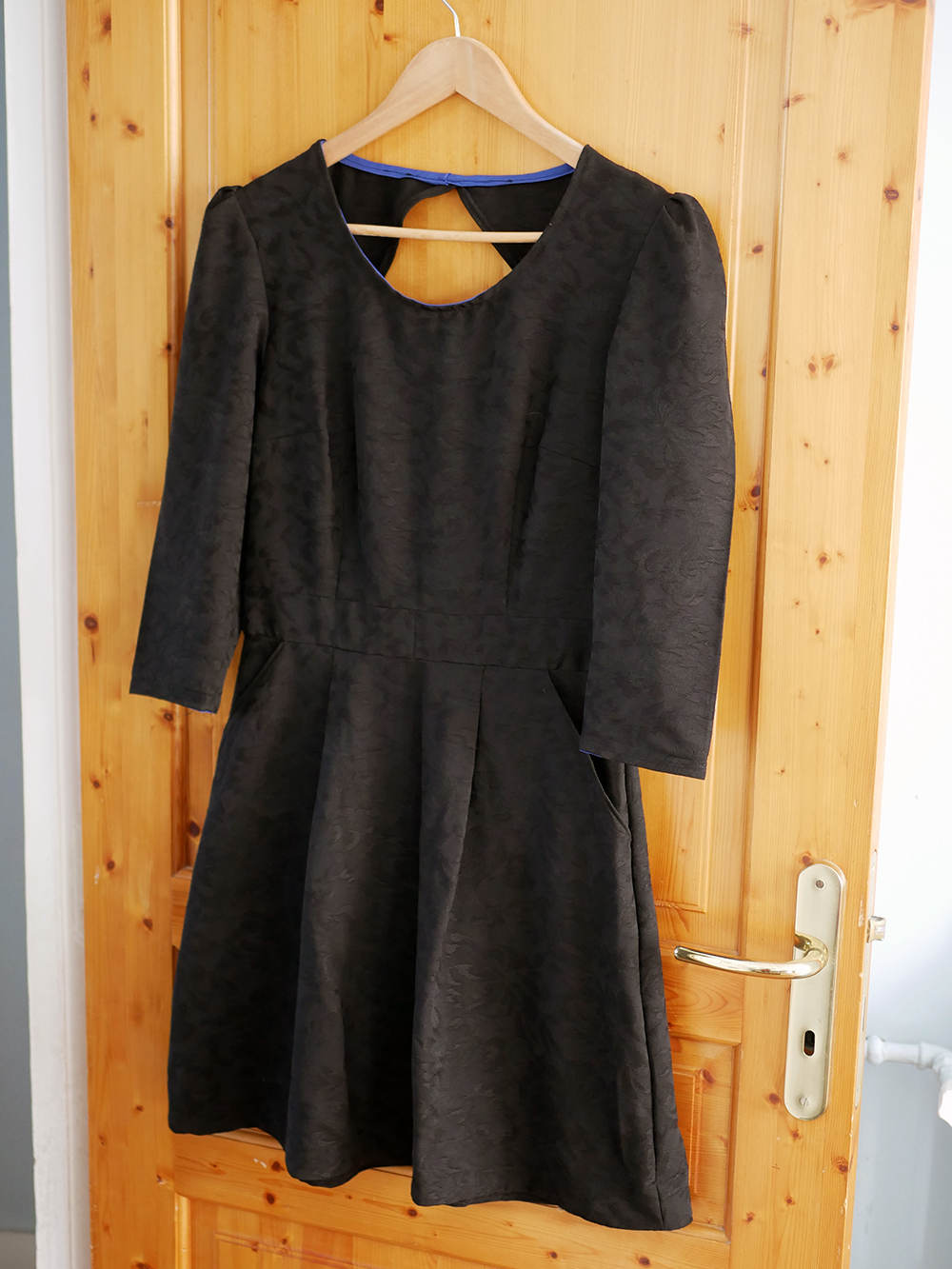 Robe Belladone avec des manches