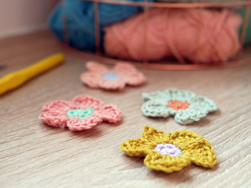Crochet : les petites fleurs de Zess