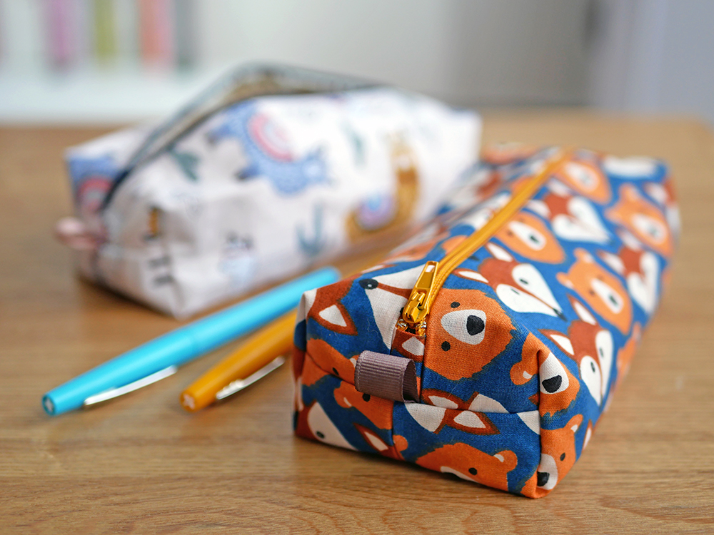 Trousse en feutre brodée dans notre atelier