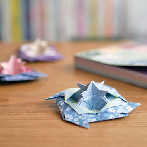 Origami : comment faire une toupie en papier ?