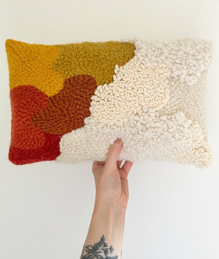 Coussin à la punch needle