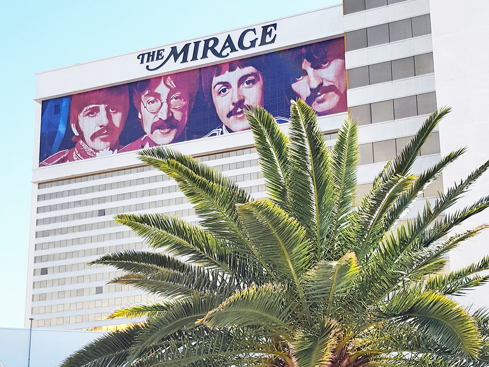 Love, au Mirage