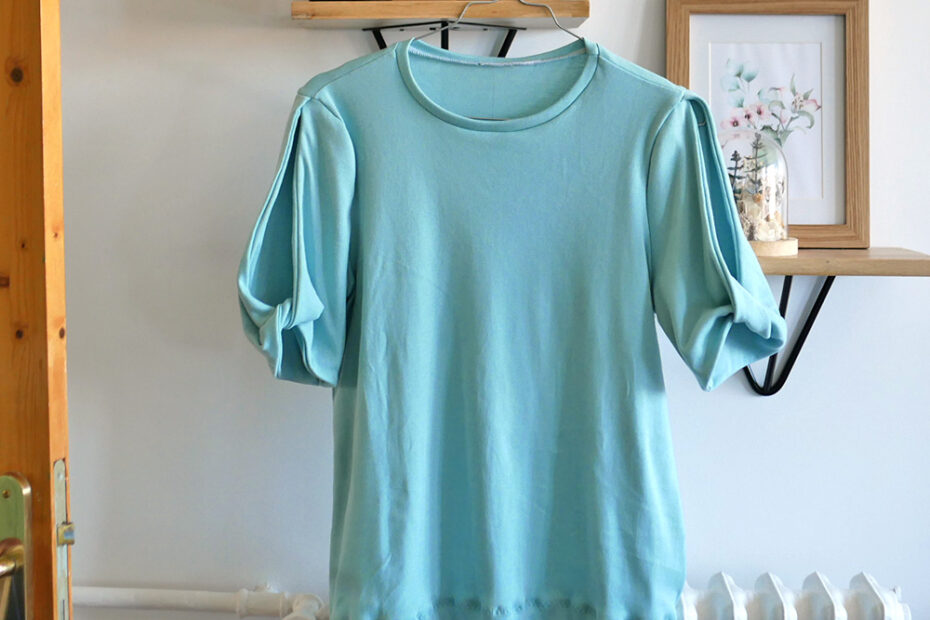Couture : un t-shirt aux manches twistées