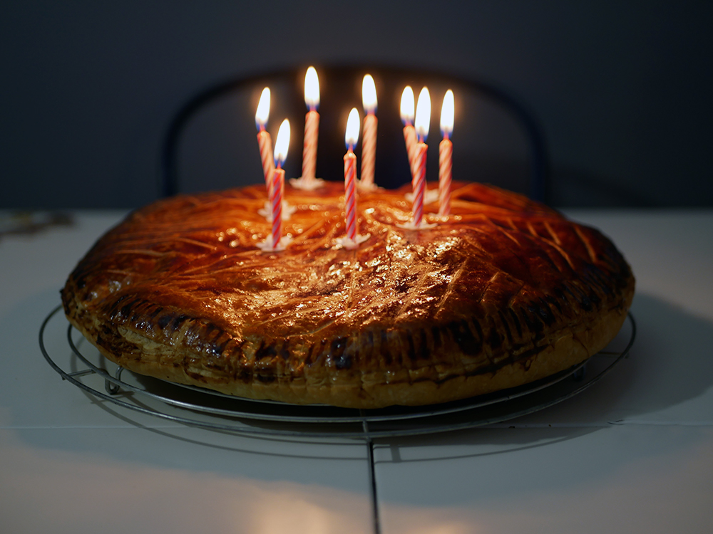 Galette des rois à la crème d’amandes et chocolat