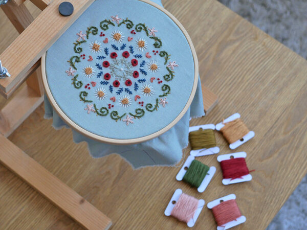 Broderie : mon mandala fleuri