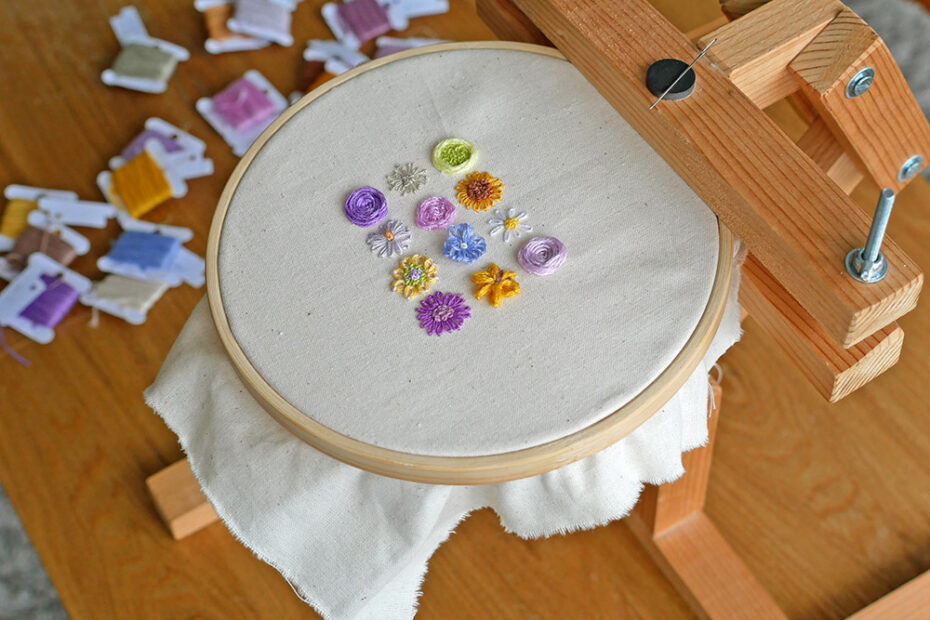 12 Fleurs à broder
