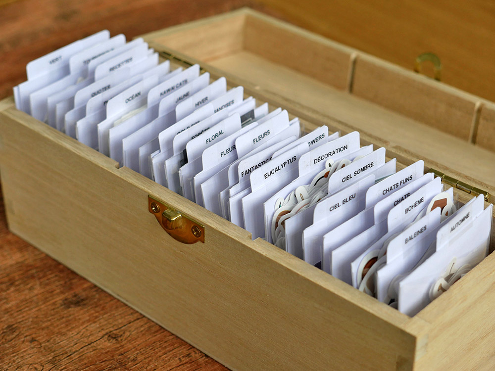Boîte de rangement pour stickers