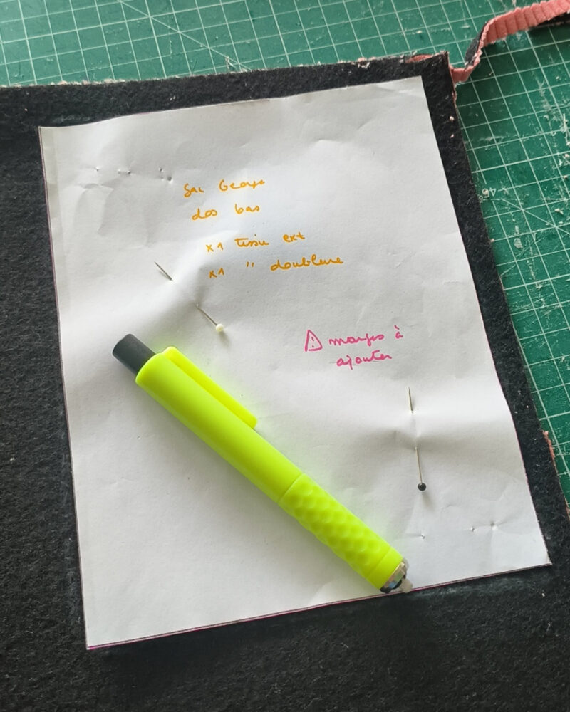 Sac à main en velours, cousu à la machine