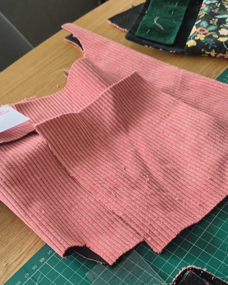 Sac à main en velours, cousu à la machine